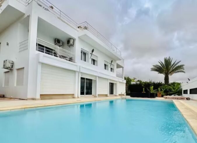Stylish 6 Bedrooms Villa with Pool H62050